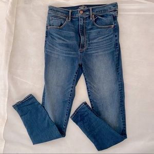 Abercrombie High-Waisted Skinny Jean